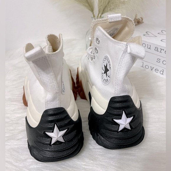 CONVERSE
RUN STAR MOTION - WHITE/BLACK
$120.00 - Picture 8 of 10